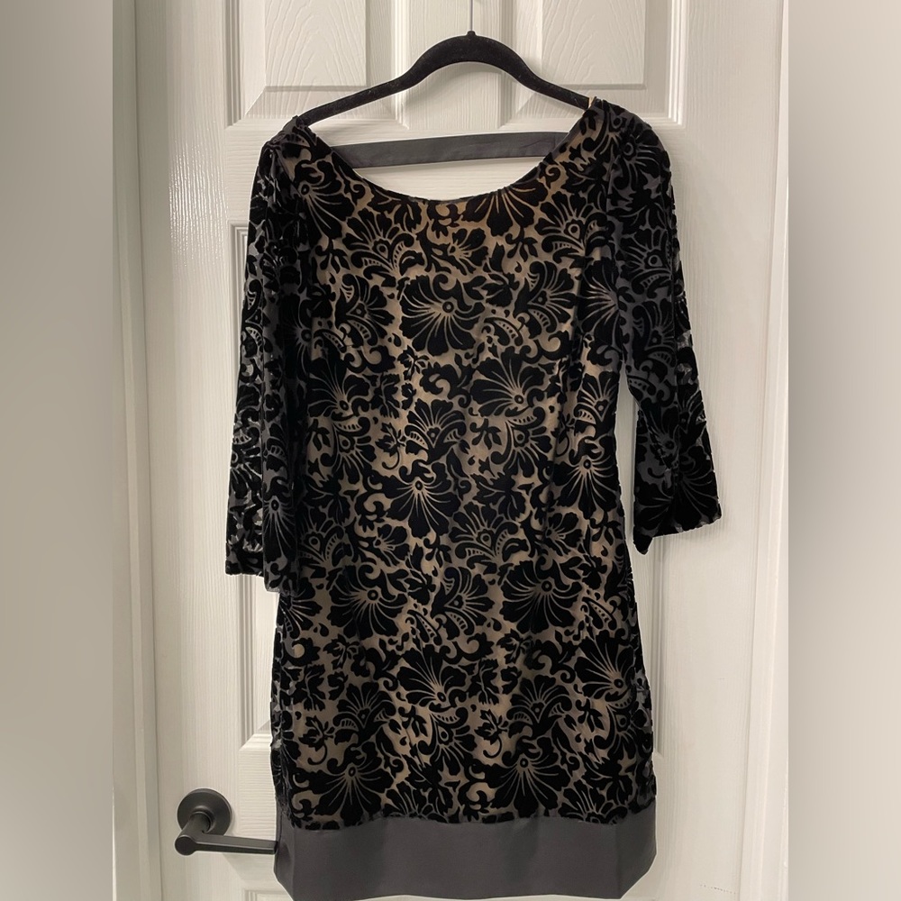 Dress -Laundry by Shelli Segal size 2